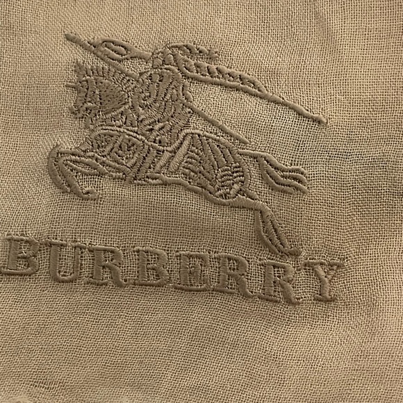 Burberry Cashmere Wrap/Shawl Scarf. - Picture 10 of 15